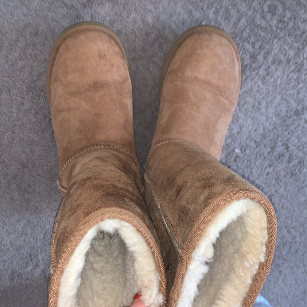 UGGS - Picture 9 of 10